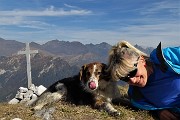 62 Alla croce di vetta del Pizzo Badile (2044 m)